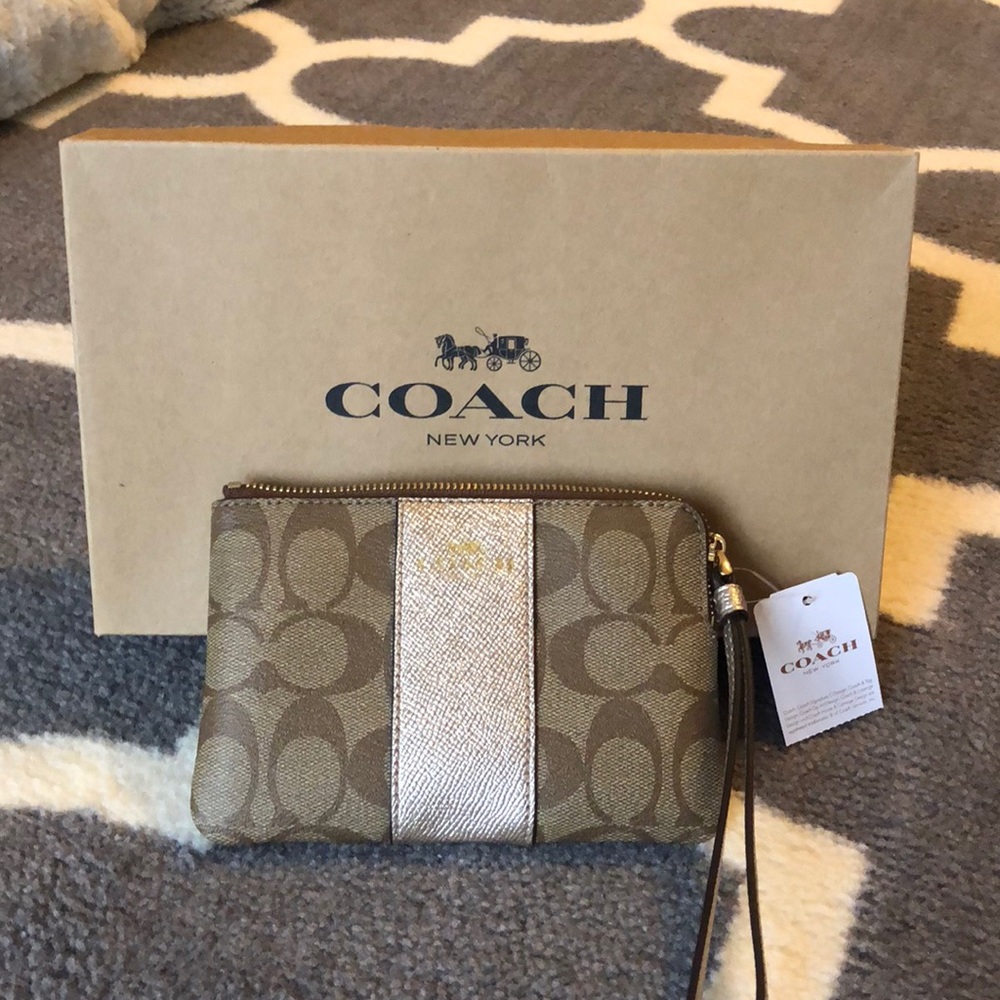 COACH  wristlet wallet